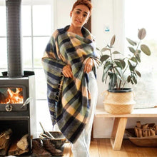 Load image into Gallery viewer, Poncho Frankie Check