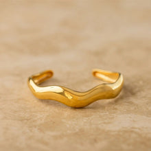 Load image into Gallery viewer, Halo Cuff Bracelet