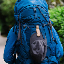 Load image into Gallery viewer, Hat Clip Assorted Colours