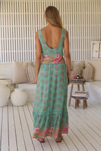 Load image into Gallery viewer, Meadowland Print Dewdrop Skirt