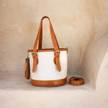 Load image into Gallery viewer, Petra Bucket Bag Chestnut Antique