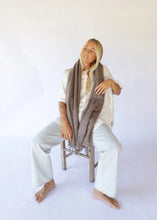 Load image into Gallery viewer, Scarf/Shawl Chai