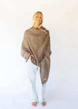 Load image into Gallery viewer, Poncho Chai