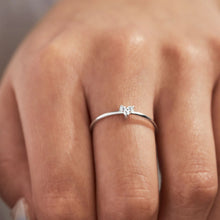 Load image into Gallery viewer, Delicate Starburst White Topaz Ring