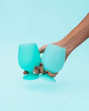 Load image into Gallery viewer, Sarcelle Stemm Silicone Wine Glasses Set 4