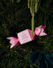 Load image into Gallery viewer, Sweet Pea & Jasmine Tin Candle Bon Bon