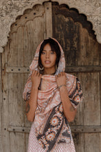 Load image into Gallery viewer, The Postcards Pareo - Serendipity