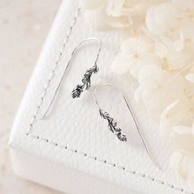 Load image into Gallery viewer, Fallen Roses Earrings