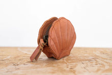 Load image into Gallery viewer, Koa Purse Chestnut Antique