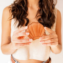 Load image into Gallery viewer, Koa Purse Chestnut Antique