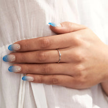 Load image into Gallery viewer, Delicate White Topaz Comet Ring