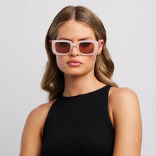 Load image into Gallery viewer, Twiggy Peach