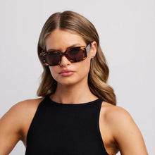 Load image into Gallery viewer, Wanderlust Honey