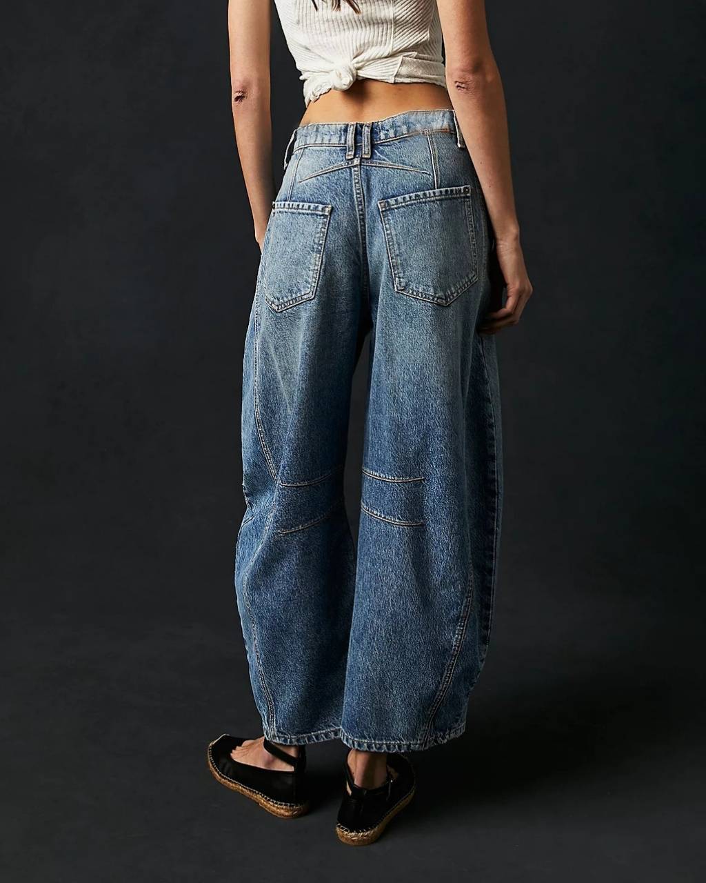 Mid Rise Barrel Denim Jeans Blue