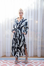 Load image into Gallery viewer, Stella Kimono Dress Vogue
