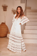 Load image into Gallery viewer, Bungalow Maxi White

