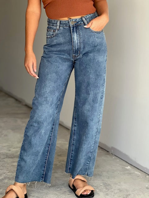Wide Leg Crop Jean Mid Blue