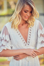 Load image into Gallery viewer, Bungalow Maxi White
