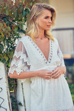 Load image into Gallery viewer, Bungalow Maxi White
