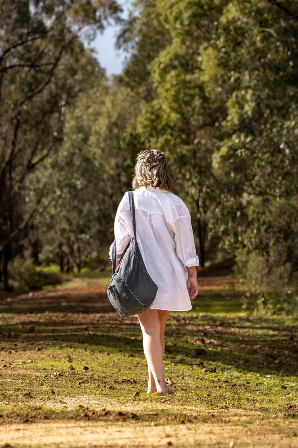 Journey Linen Tote Contrast Stitching