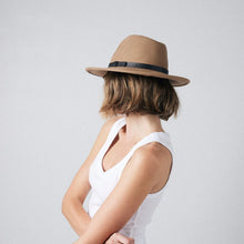 Load image into Gallery viewer, Billie Natural Fibre Crushable Hat
