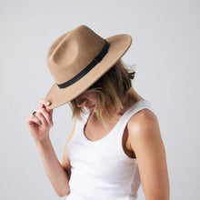 Load image into Gallery viewer, Billie Natural Fibre Crushable Hat

