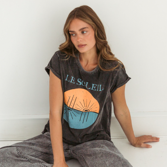 Le Soleil Tee