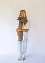 Load image into Gallery viewer, Scarf/Shawl Chai
