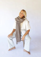 Load image into Gallery viewer, Scarf/Shawl Chai
