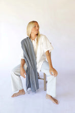 Load image into Gallery viewer, Scarf/Shawl Smoke
