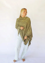 Load image into Gallery viewer, Poncho Pistachio
