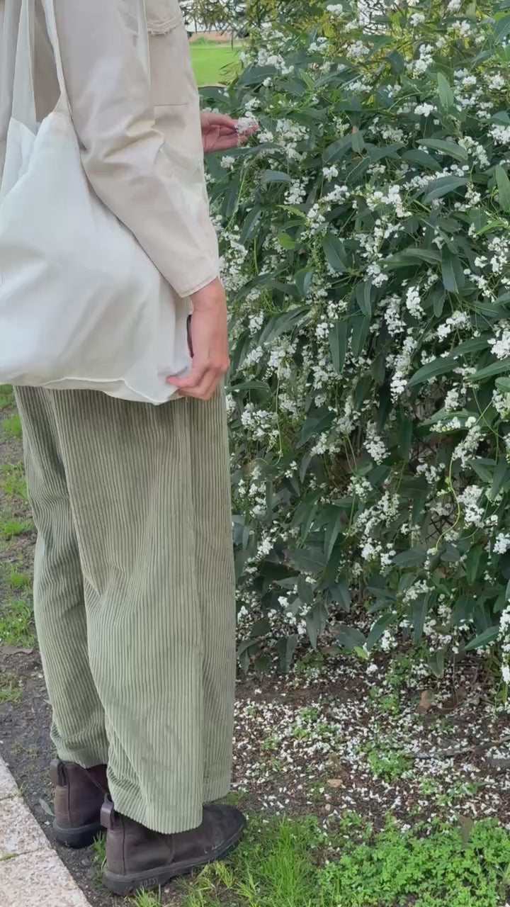 Load video: Denmark Weekender Pant Moss