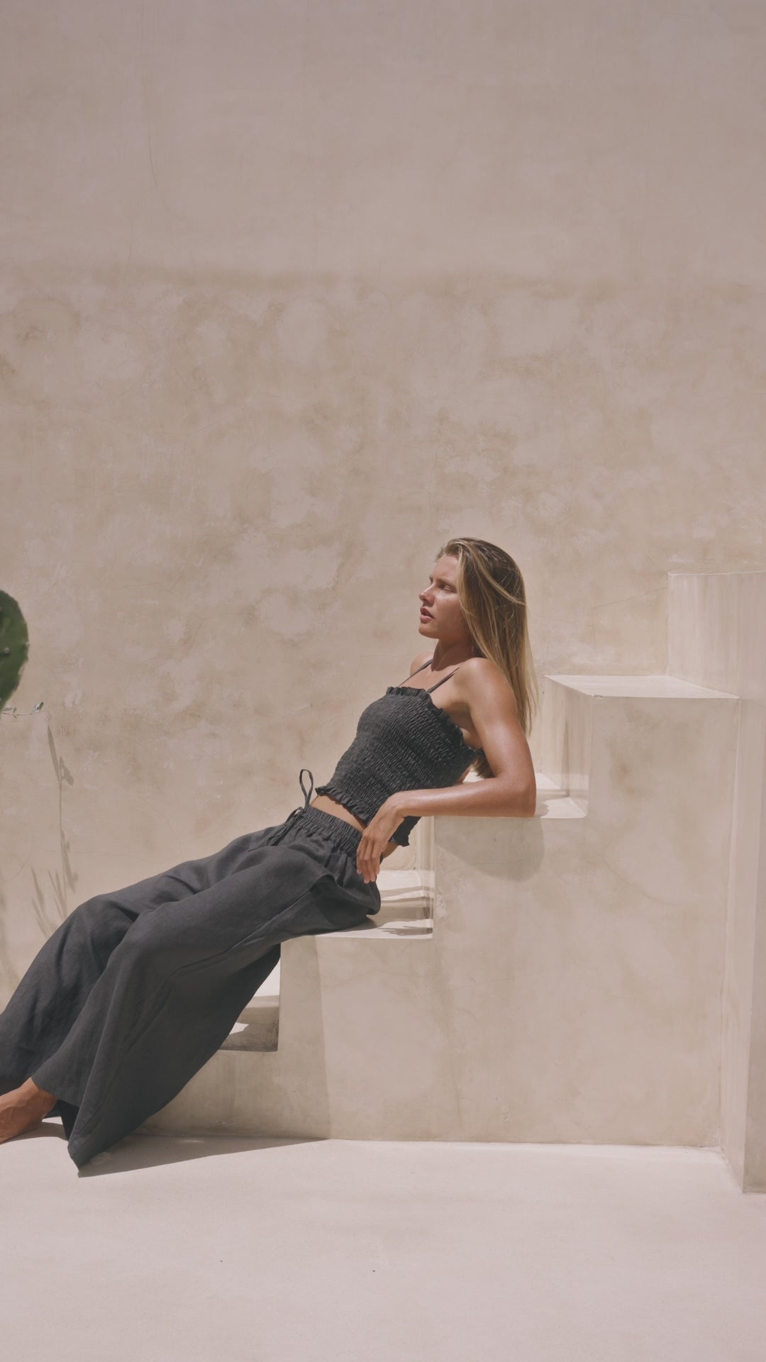 Load video: Indi Pant Driftwood