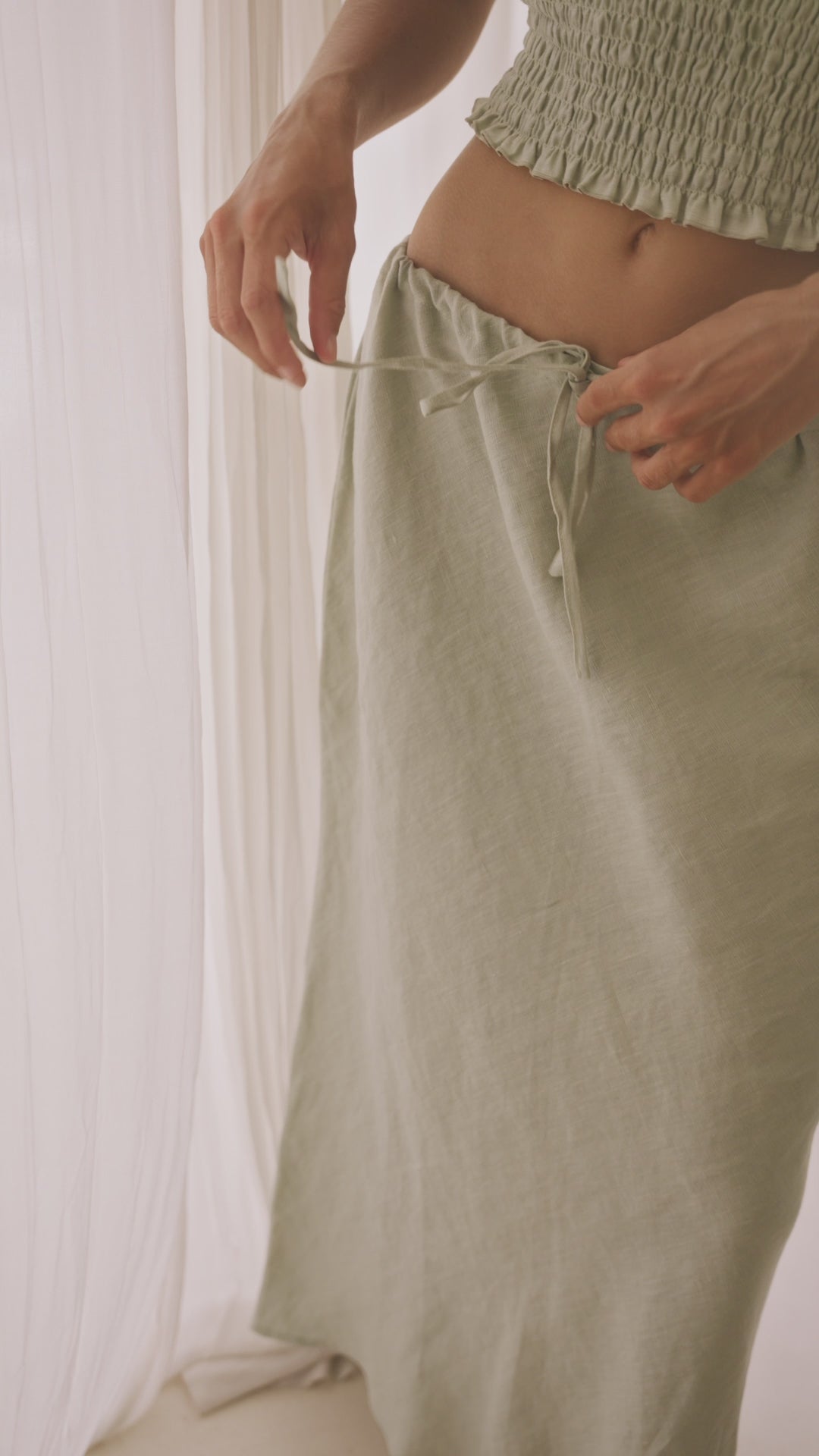 Load video: Cocos Linen Top Seafoam