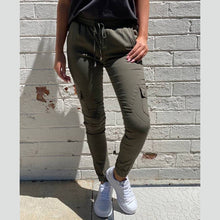 Load image into Gallery viewer, Utility Jogger Khaki

