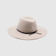 Load image into Gallery viewer, Swagman Fedora - Beige
