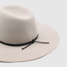 Load image into Gallery viewer, Swagman Fedora - Beige
