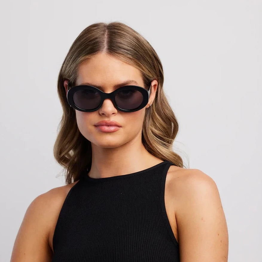 Beautiful Stranger Black