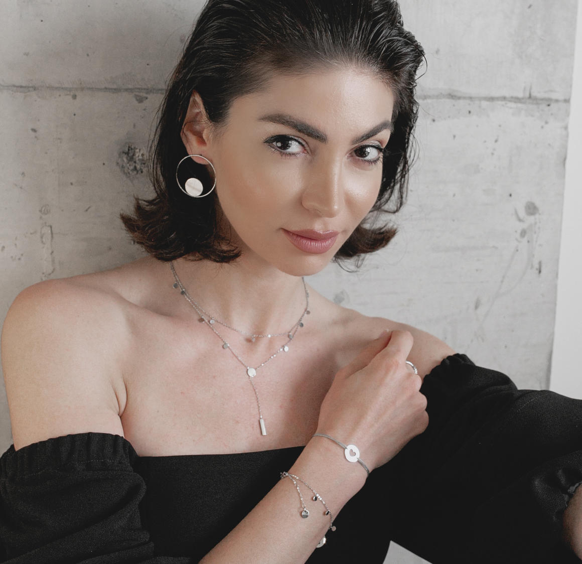 Dainty Bar Necklace With Discs - Desert to Ocean